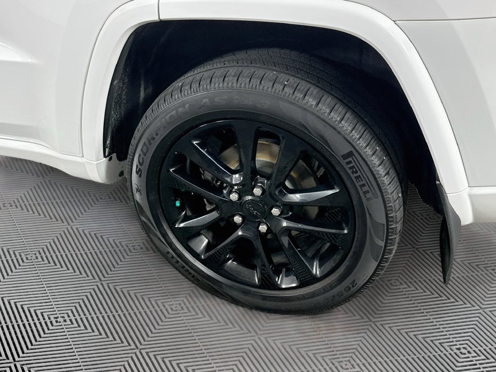 Certified 2020 Jeep Grand Cherokee Altitude AWD/4WD image 40