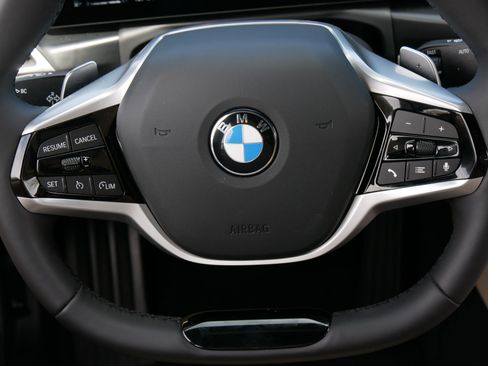 Certified 2025 BMW 330i Sedan w/ Premium Package RWD image 29