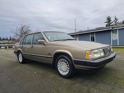 Used 1994 Volvo 960 Sedan image 4
