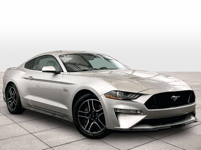 Used 2018 Ford Mustang GT RWD image 2
