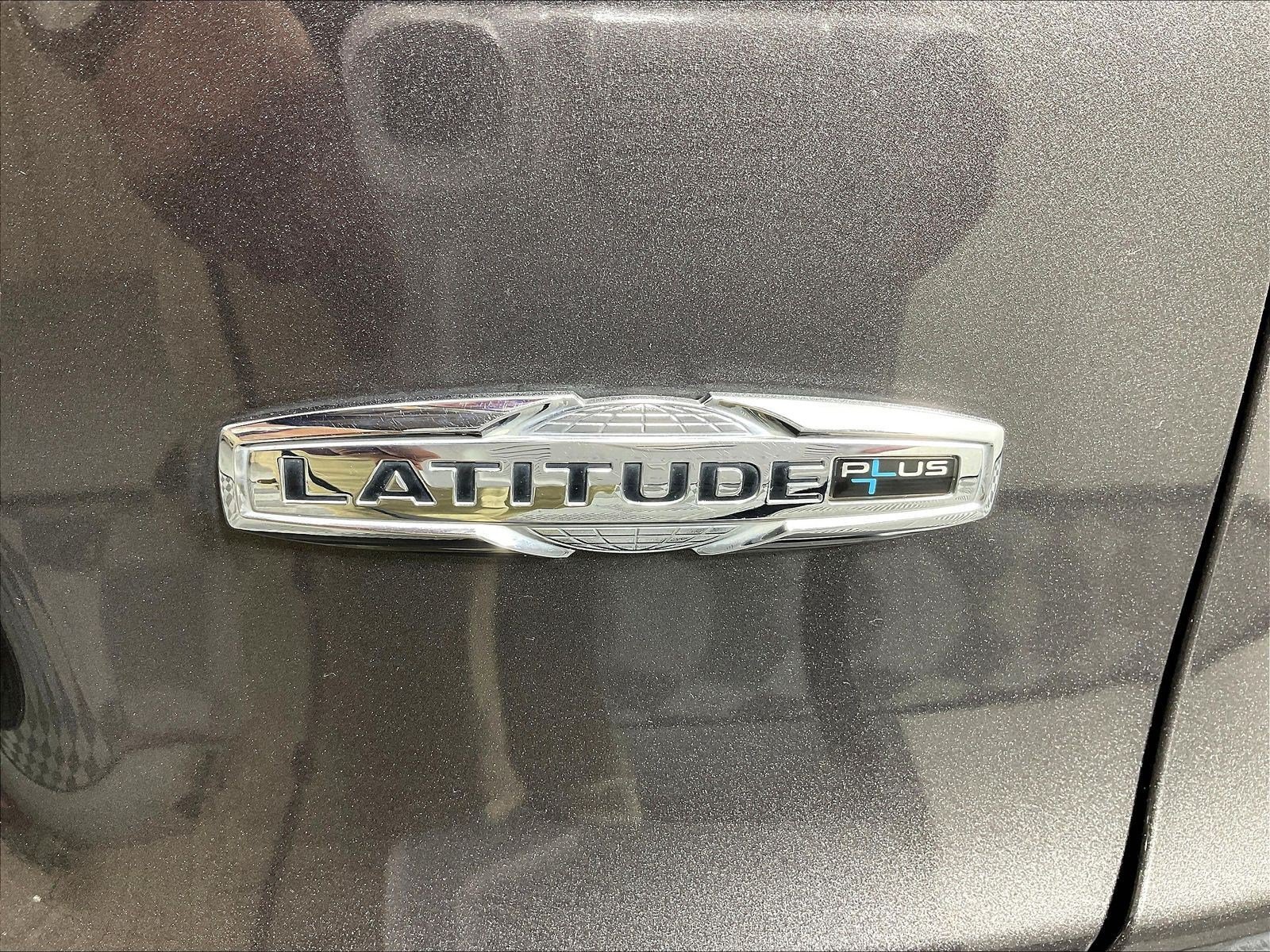 Used 2020 Jeep Cherokee Latitude Plus FWD image 24