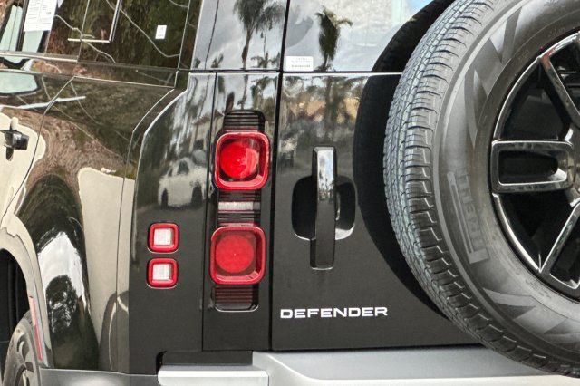 Used 2025 Land Rover Defender 110 S AWD/4WD image 26