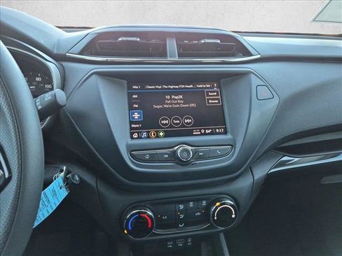 Used 2023 Chevrolet TrailBlazer LS FWD image 13