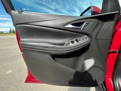 Used 2021 Buick Encore GX Preferred w/ Cold Weather Comfort Package AWD/4WD image 28