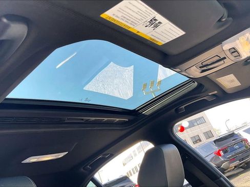 Used 2018 BMW 330i Sedan RWD image 21