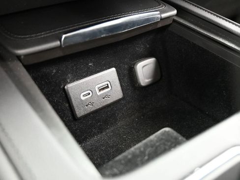 Used 2024 Cadillac XT4 Premium Luxury image 23