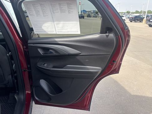 Used 2023 Chevrolet TrailBlazer LT w/ Convenience Package AWD/4WD image 24