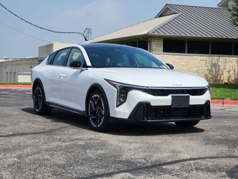 New 2026 Kia K4 GT-Line w/ GT-Line Premium Package FWD image 3