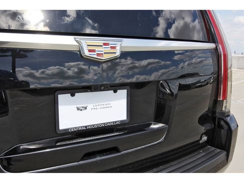 Used 2018 Cadillac Escalade ESV Platinum AWD/4WD image 29
