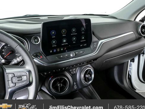 Used 2025 Chevrolet Blazer LT image 12