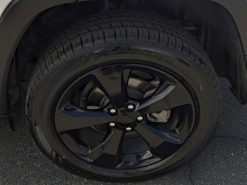Used 2021 Jeep Cherokee Latitude Plus FWD image 7