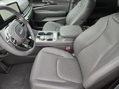 New 2026 Kia Carnival SX image 9