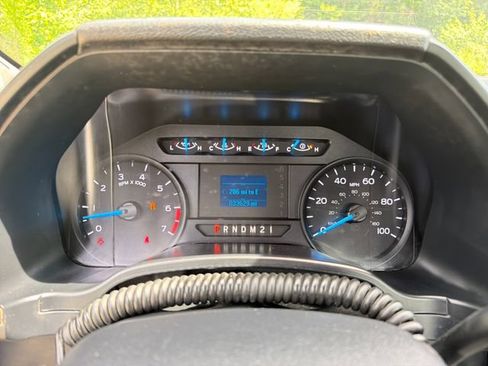 Used 2017 Ford F250 XL w/ Power Equipment Group AWD/4WD image 12