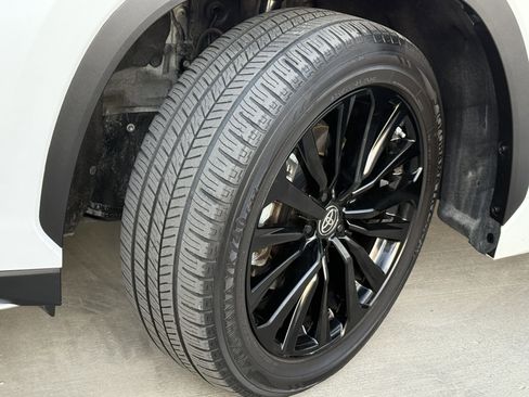 Used 2023 Toyota Highlander XSE image 17