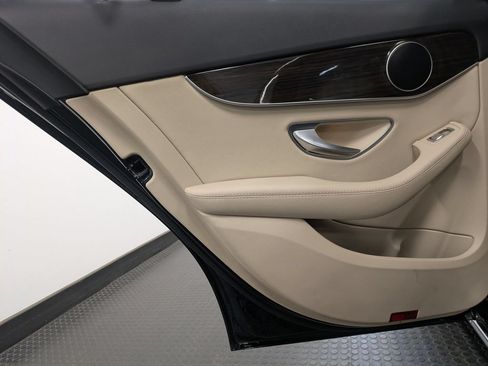 Used 2019 Mercedes-Benz C 300 4MATIC Sedan image 22