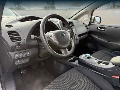 Used 2014 Nissan Leaf S image 17