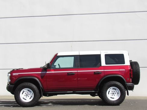 Used 2025 Ford Bronco Heritage Edition AWD/4WD image 4
