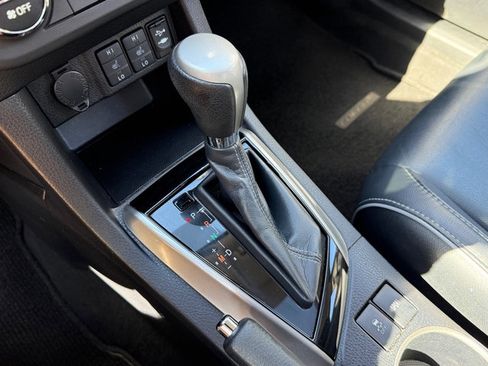 Used 2016 Toyota Corolla S Premium image 27