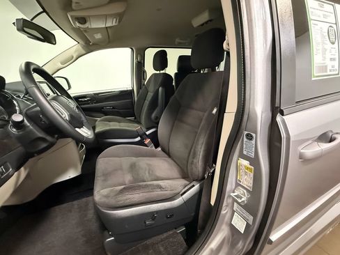 Used 2016 Dodge Grand Caravan SE w/ Quick Order Package 29E SE FWD image 14