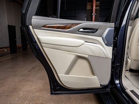 Used 2023 Cadillac Escalade Sport Platinum image 39