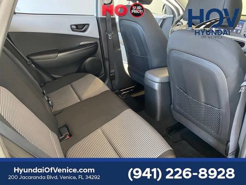 Used 2018 Hyundai Kona SE FWD image 39