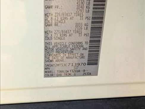 Used 2018 Nissan Rogue SV image 15