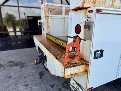 Used 2015 Ford F550 4x4 SuperCab Super Duty image 13