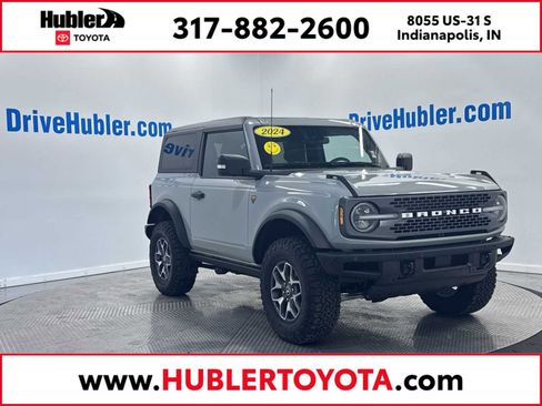 Used 2024 Ford Bronco Badlands image 1