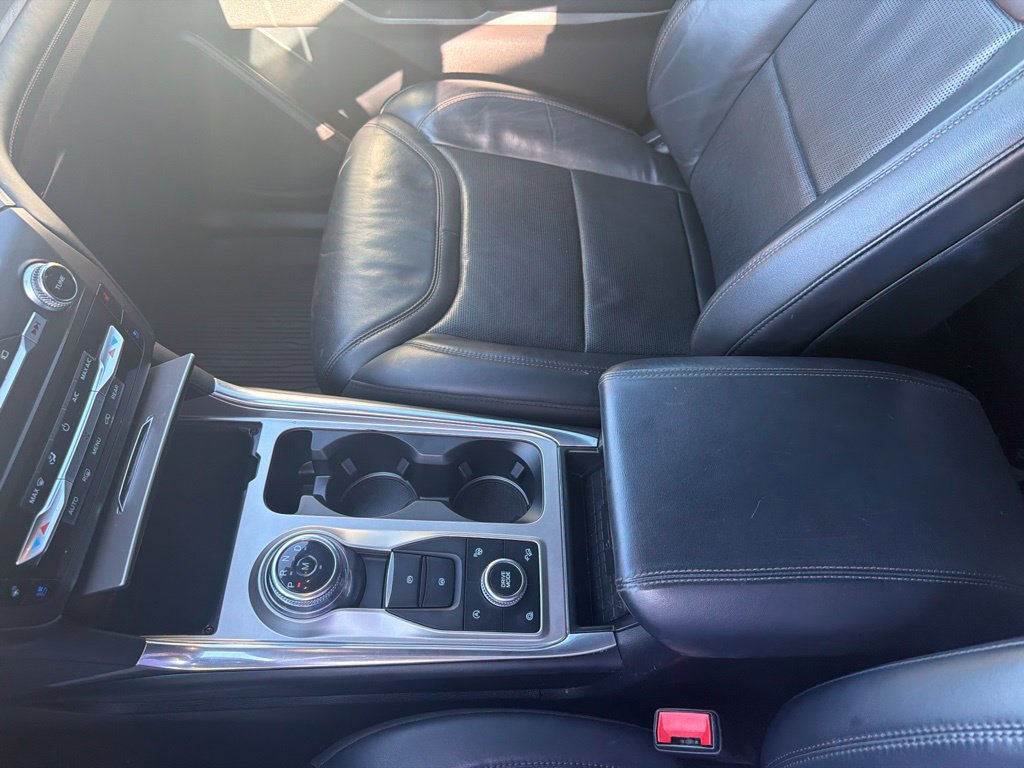 Used 2020 Ford Explorer Platinum w/ Premium Technology Package AWD/4WD image 24
