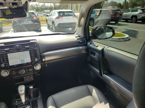 Used 2022 Toyota 4Runner TRD Off-Road Premium image 17