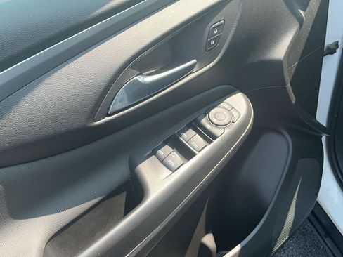 Used 2024 Buick Envista Preferred w/ Convenience I Package FWD image 17