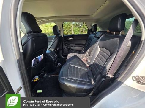 Used 2023 Ford Edge SEL w/ Convenience Package AWD/4WD image 4