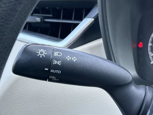 Used 2022 Toyota Corolla LE FWD image 20