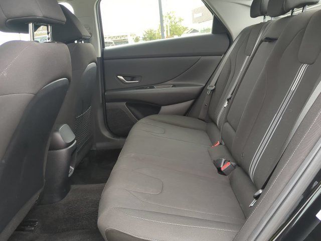 Used 2025 Hyundai Elantra SEL FWD image 12