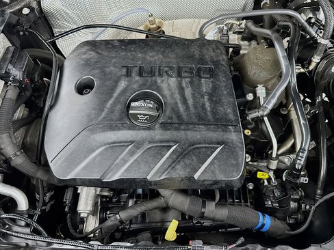 Used 2021 Buick Encore GX Essence w/ Advanced Technology Package image 38