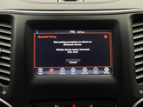 Used 2021 Jeep Cherokee Latitude Plus FWD image 23
