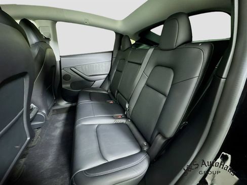 Used 2022 Tesla Model Y Long Range image 26
