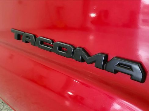 Used 2019 Toyota Tacoma SR5 image 17