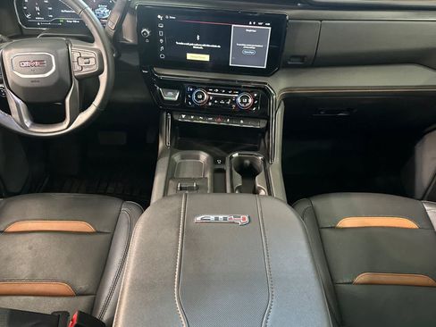 Used 2024 GMC Sierra 2500 AT4 w/ AT4 Premium Plus Package AWD/4WD image 4