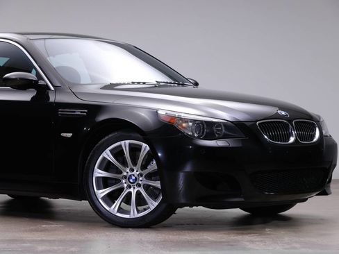Used 2006 BMW M5 image 9