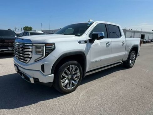 Used 2025 GMC Sierra 1500 Denali AWD/4WD image 4