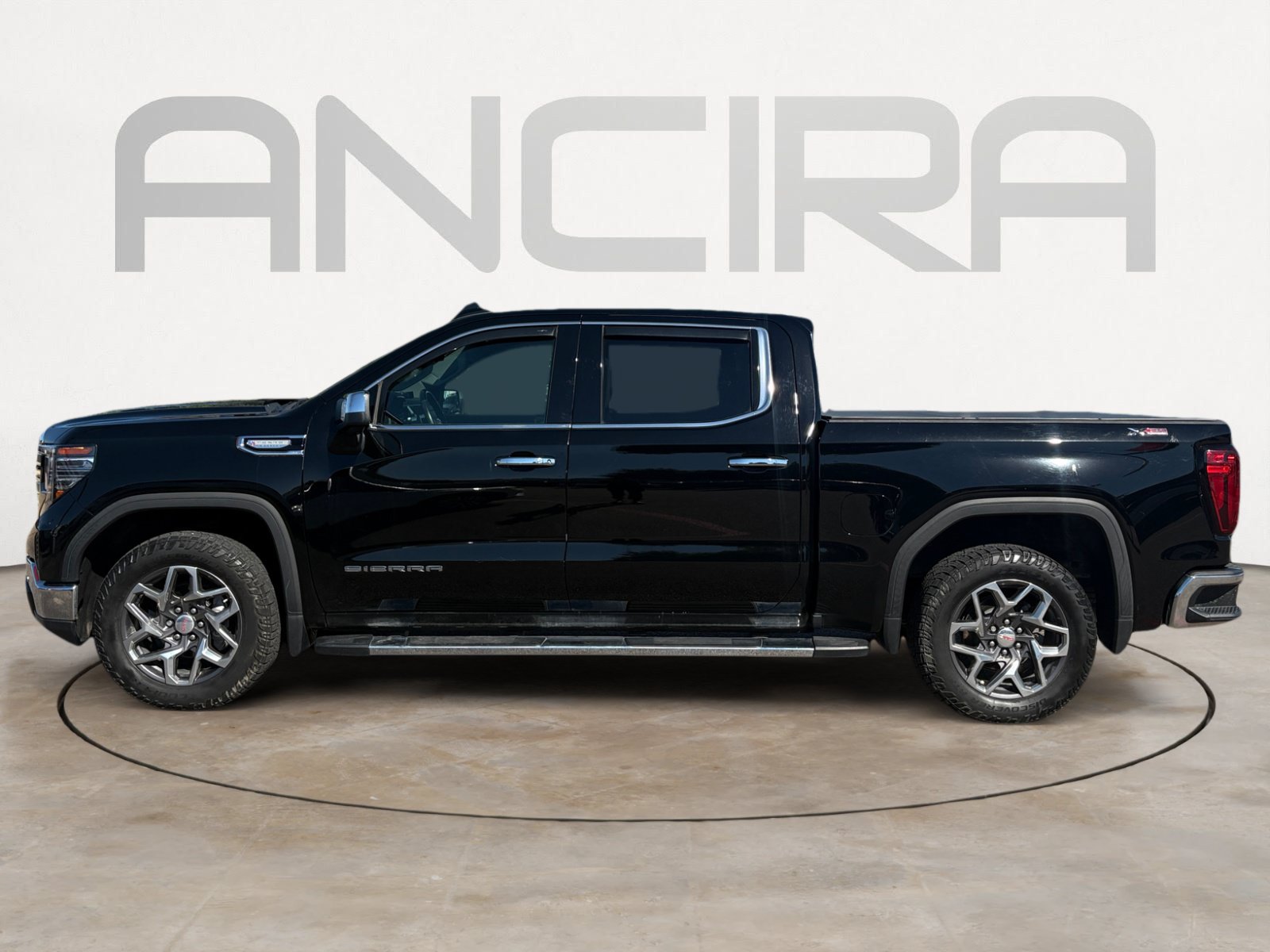 Used 2023 GMC Sierra 1500 SLT AWD/4WD image 7