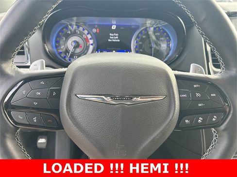 Used 2023 Chrysler 300 C image 23