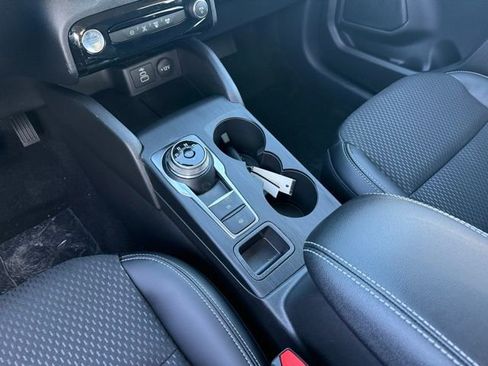 New 2026 Ford Escape SE image 16