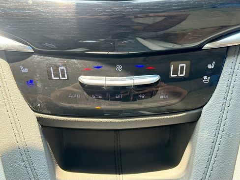 Used 2024 Cadillac XT6 Premium Luxury w/ LPO, Floor Liner Package AWD/4WD image 17