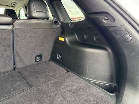 Used 2018 Jeep Cherokee Trailhawk w/ Cold Weather Group image 33