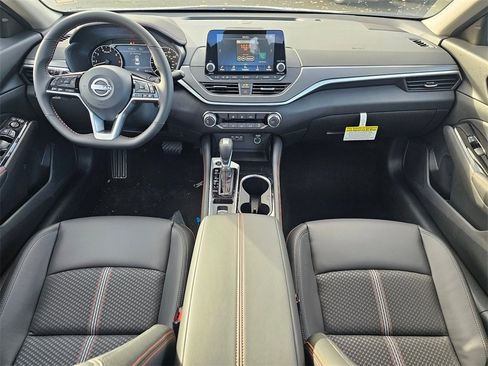 New 2025 Nissan Altima 2.5 SR image 9