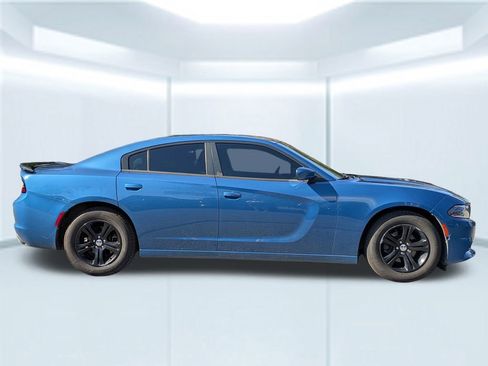 Used 2020 Dodge Charger SXT image 7