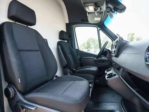 Used 2023 Mercedes-Benz Sprinter 2500 image 19