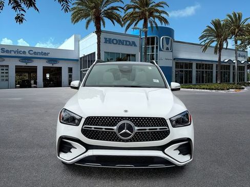 Used 2025 Mercedes-Benz GLE 350 4MATIC image 3
